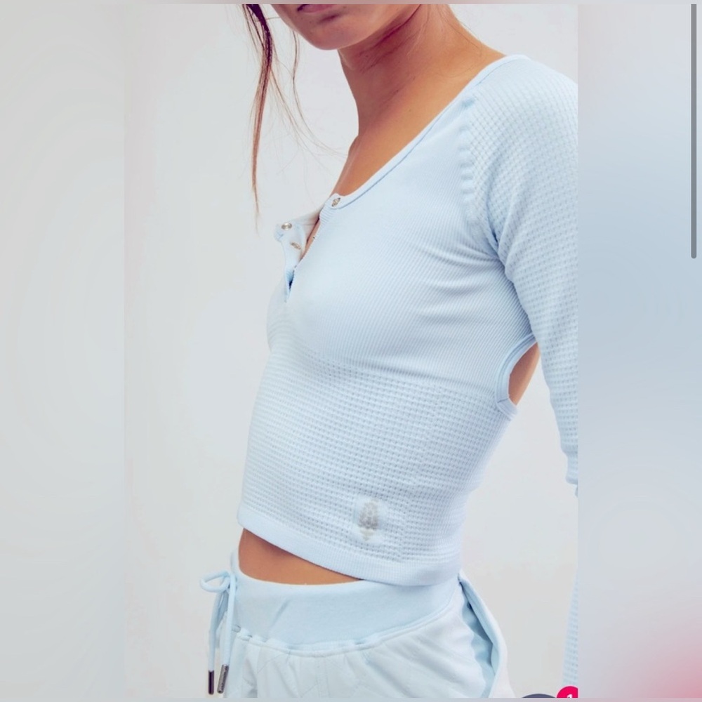 Free People Movement Bail Out Long Sleeve Layer in Light Blue NWT - Picture 3 of 6